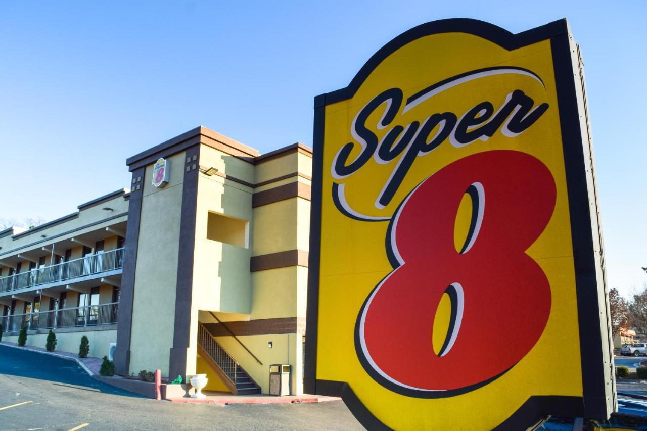 Super 8 Downtown Raleigh Motel Екстериор снимка